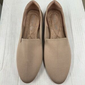 NWOT Chelsea Crew Women's Beige Slip-On Loafers with Soft Cushion Insole Sz 6